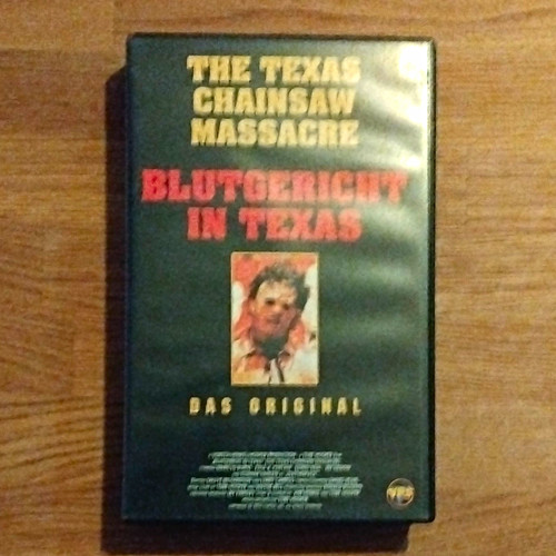 The texas chainsaw massacre - chainsaw,